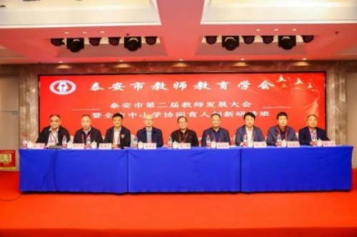 力明科技职业中专创佳绩！