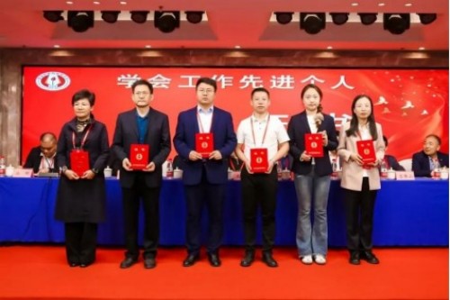 力明科技职业中专创佳绩！