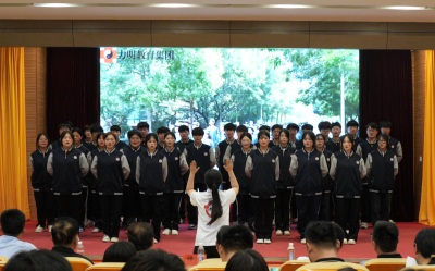 5.28唱响青春华章 “歌唱力明”合唱比赛圆满举办