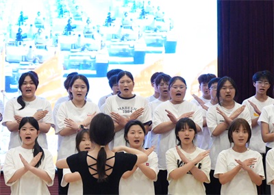 5.28唱响青春华章 “歌唱力明”合唱比赛圆满举办