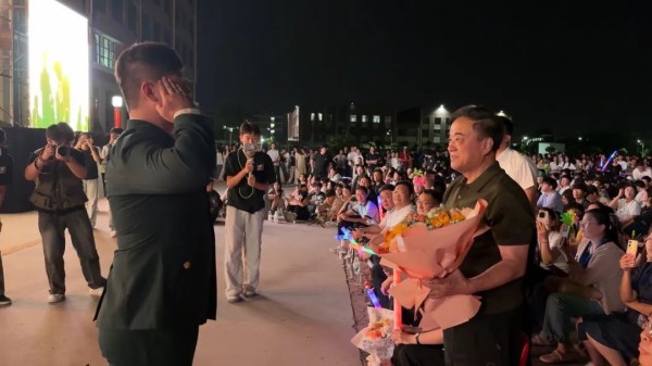 明教育集团2025年毕业晚会圆满落幕，挺膺担当开启新征程