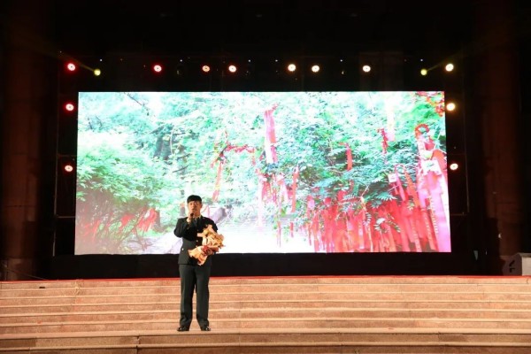 明教育集团2025年毕业晚会圆满落幕，挺膺担当开启新征程