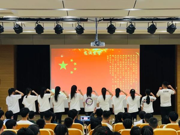 力明中职成人礼，破防了！