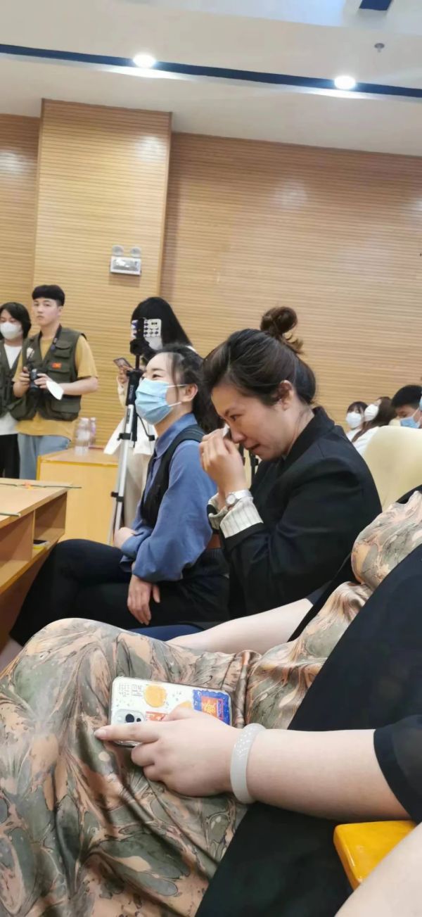 力明中职成人礼，破防了！