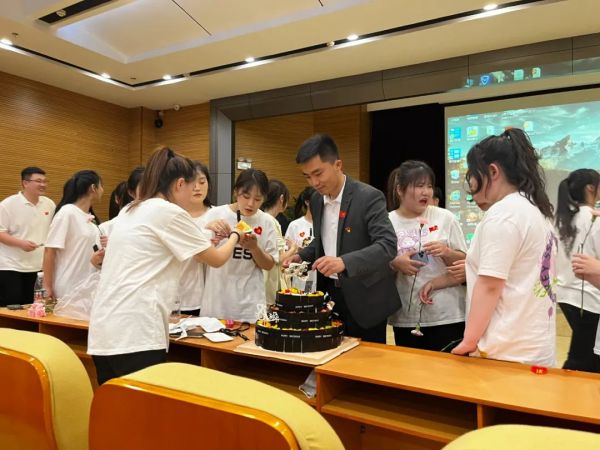力明中职成人礼，破防了！