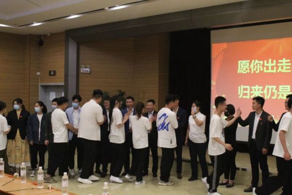 力明中职成人礼，破防了！