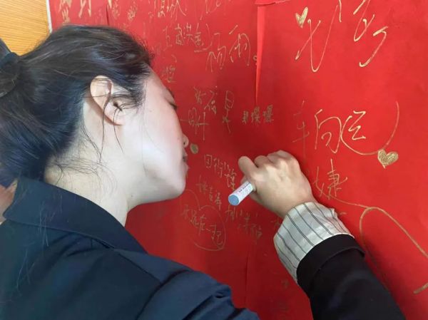 力明中职成人礼，破防了！